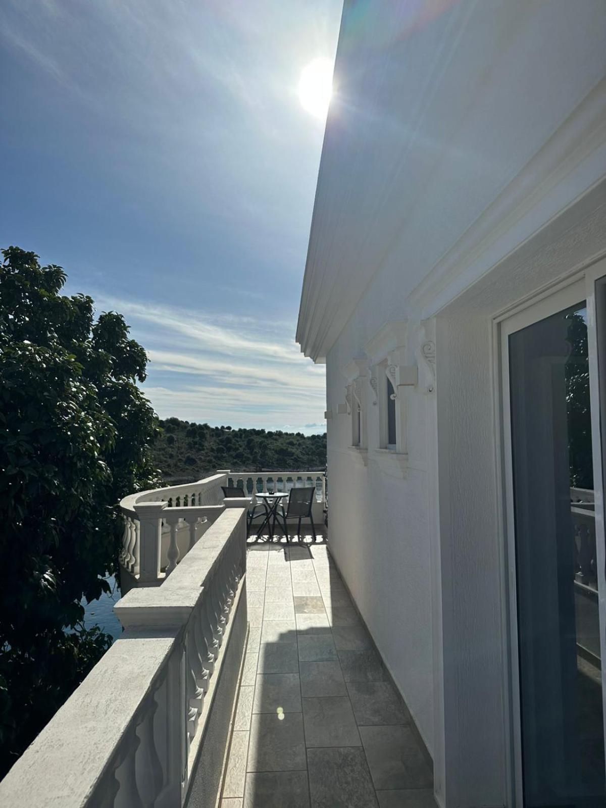 Luxury Villa Alisja Sarande With Private Beach Eksteriør billede