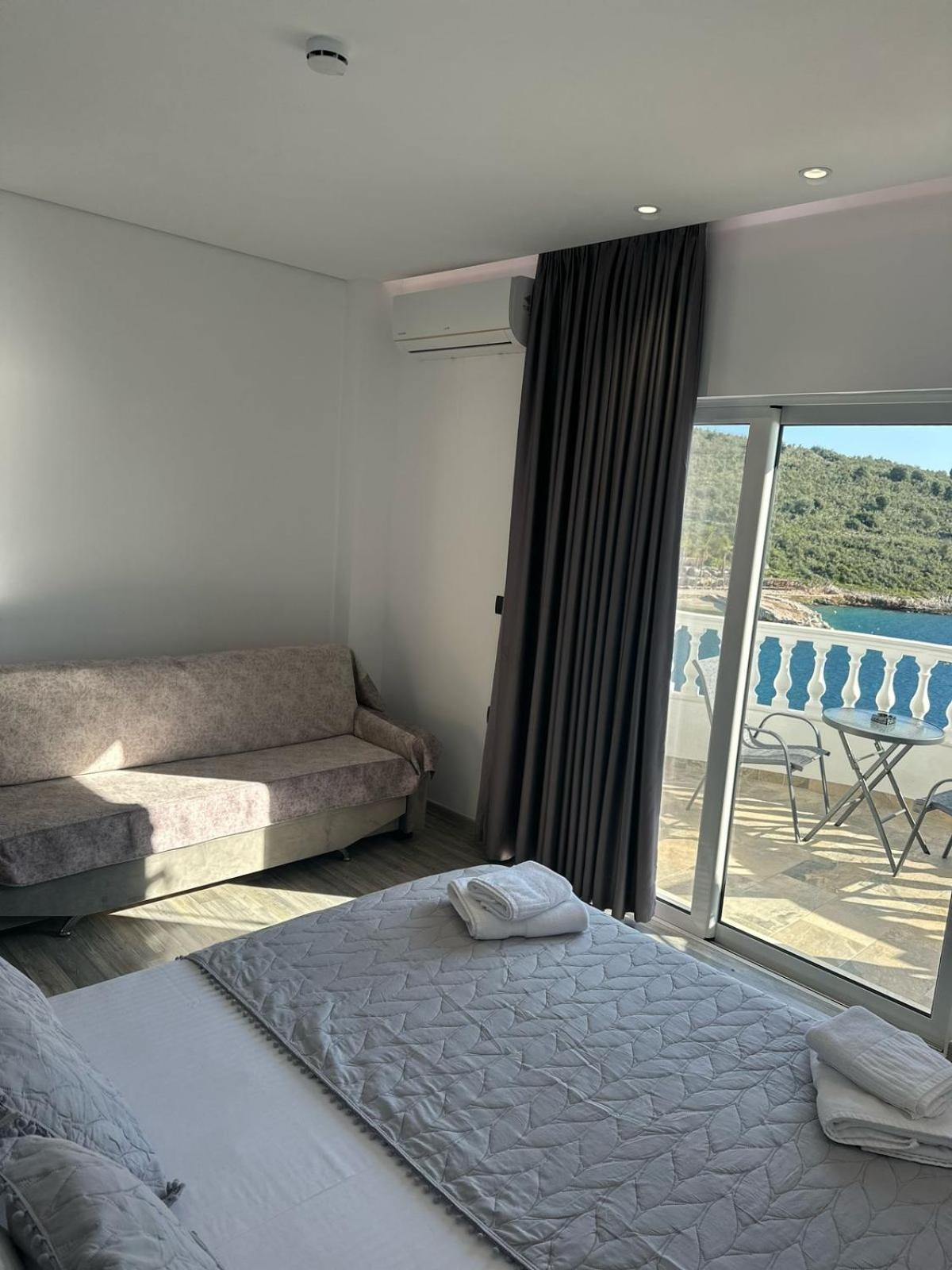 Luxury Villa Alisja Sarande With Private Beach Eksteriør billede