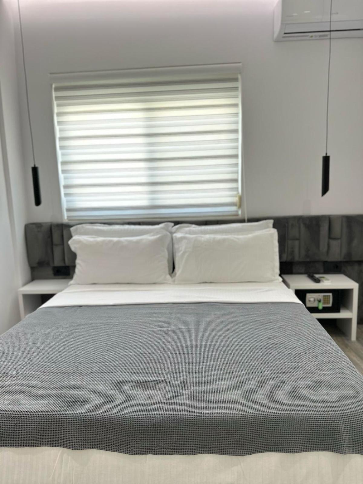 Luxury Villa Alisja Sarande With Private Beach Eksteriør billede